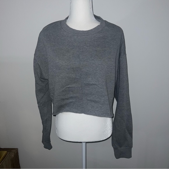 Socialite Cropped Sweatshirt Gray - Picture 2 of 5